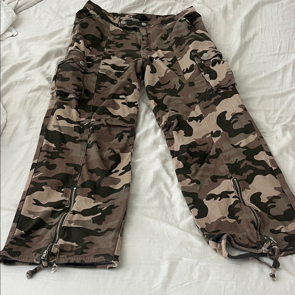 Camouflage Cargo Pants with Zipper Details